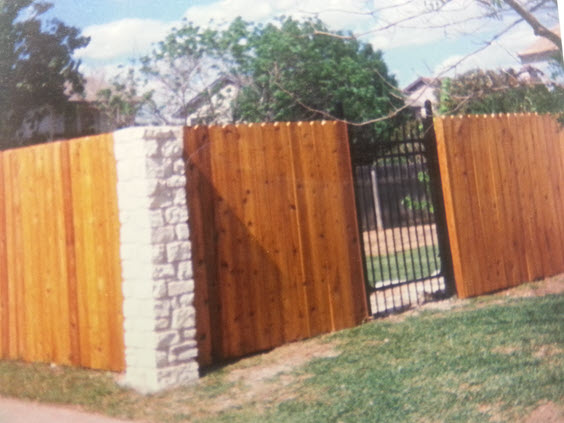 the best Lago Vista fence company